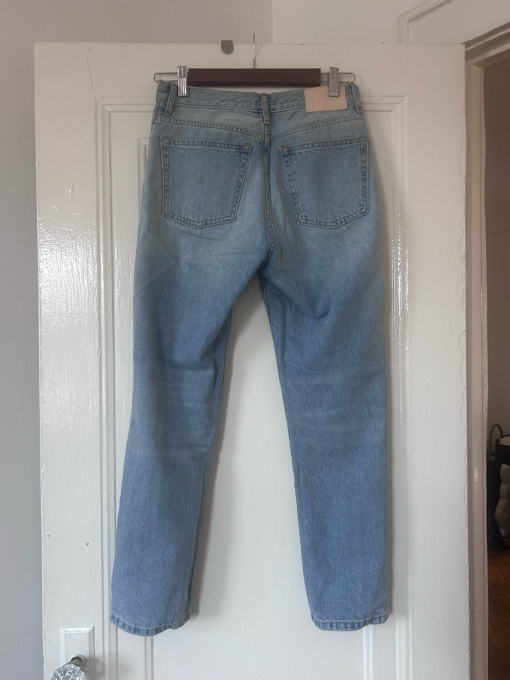 Everlane 90s cheeky crop jeans